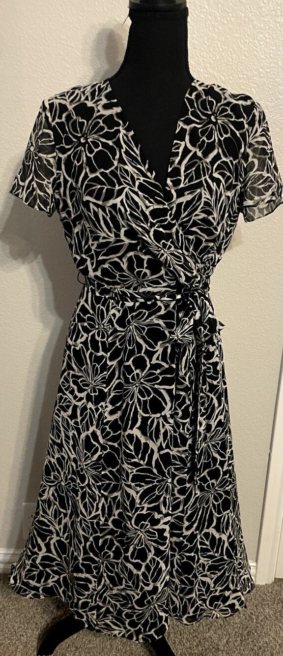 Talbots Petites Black White Pure Silk Abstract Floral Dress sz 6P